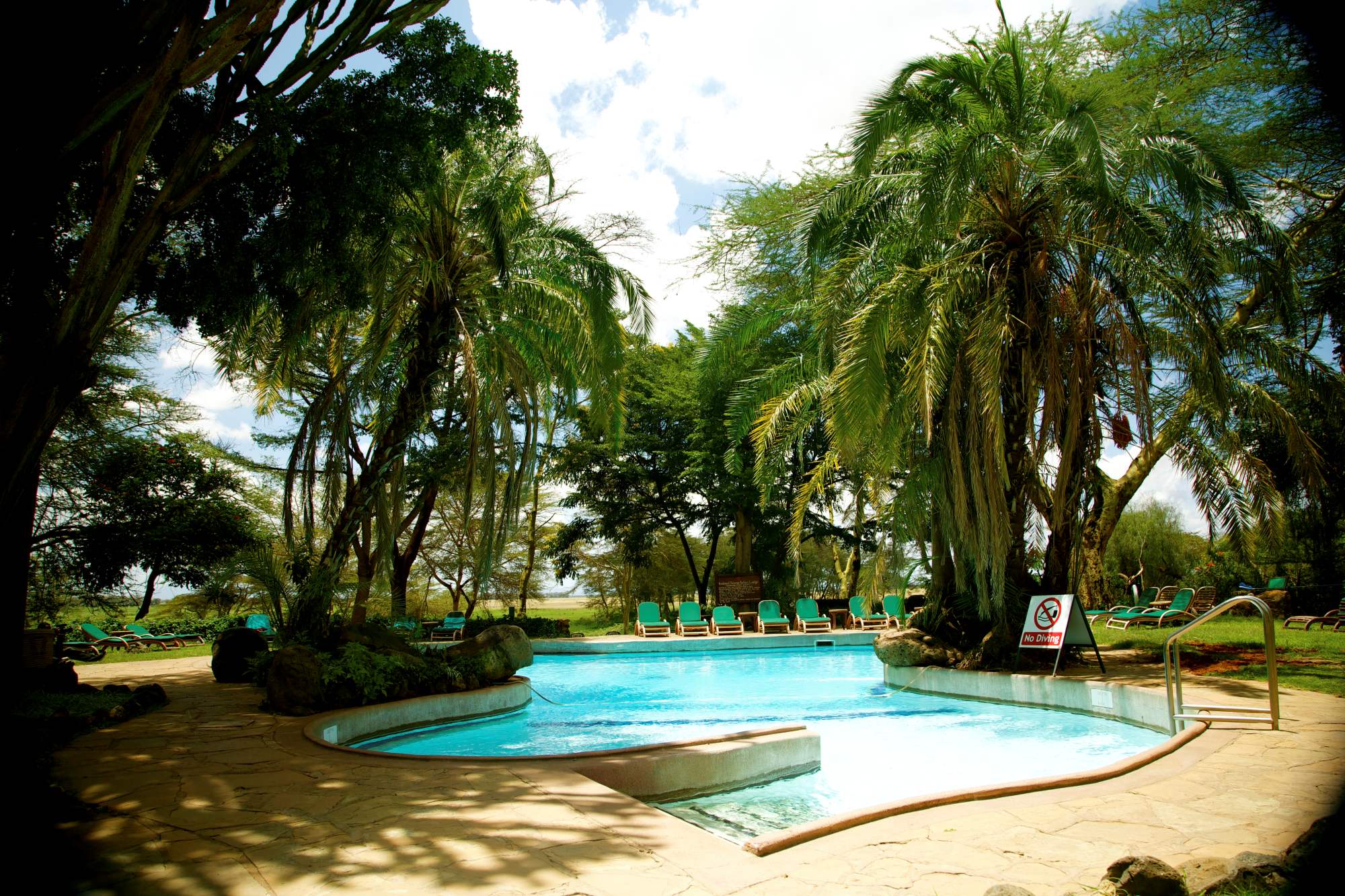IM_KE_AMB_Amboseli-Safari-Lodge_Swimming-Pool