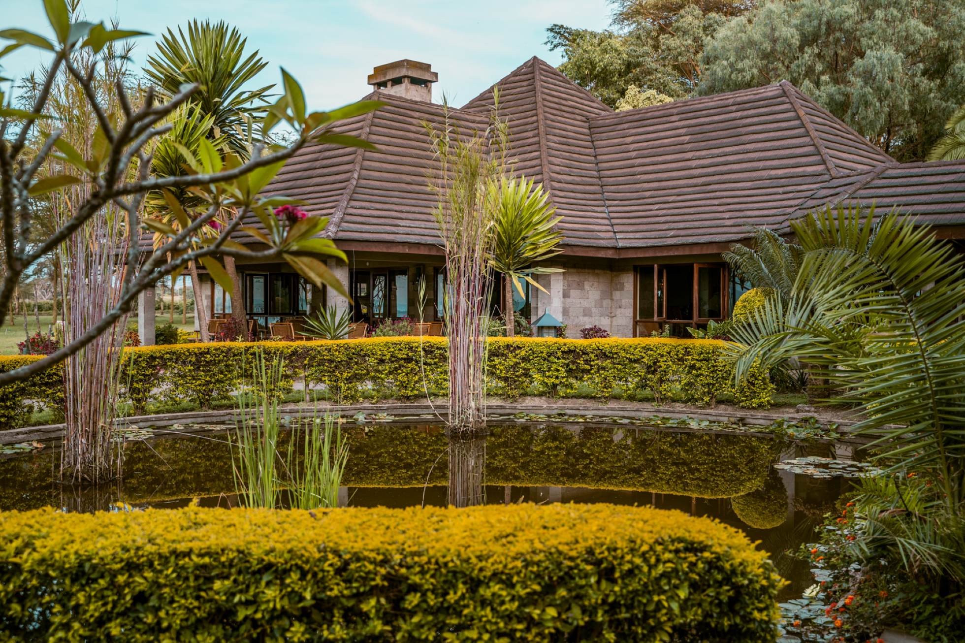 IM_KE_NVS_Lake-Naivasha-Simba-Lodge_outside-of-building