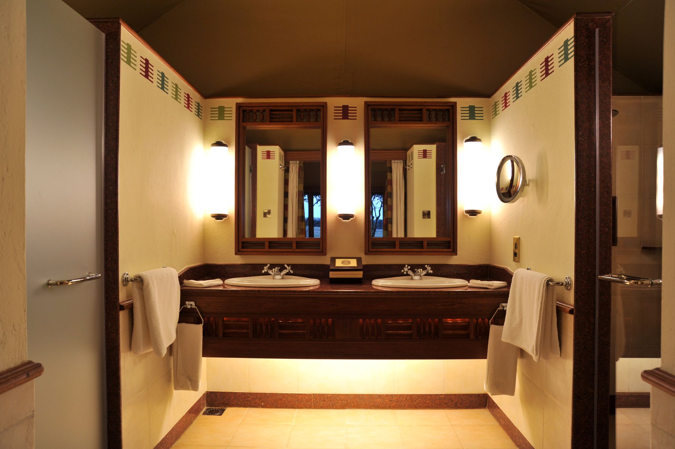 IM_KE_PEJ_Sweetwaters-Serena-Morani-Wing_Bathroom