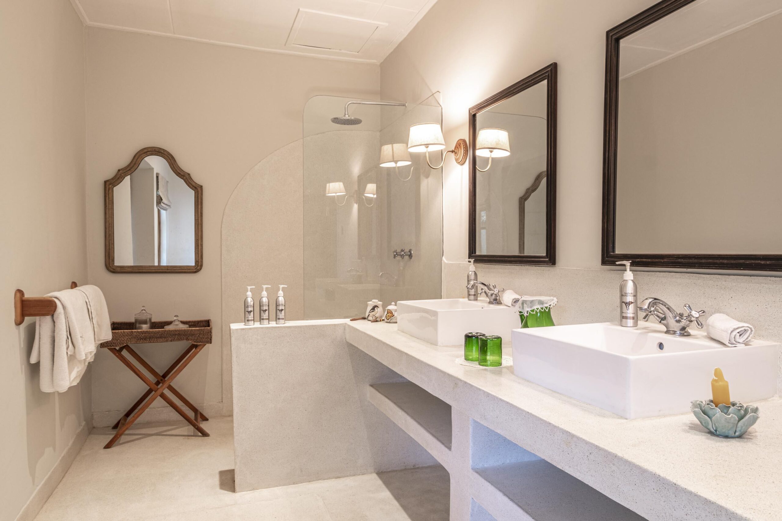 bathroom-3-scaled