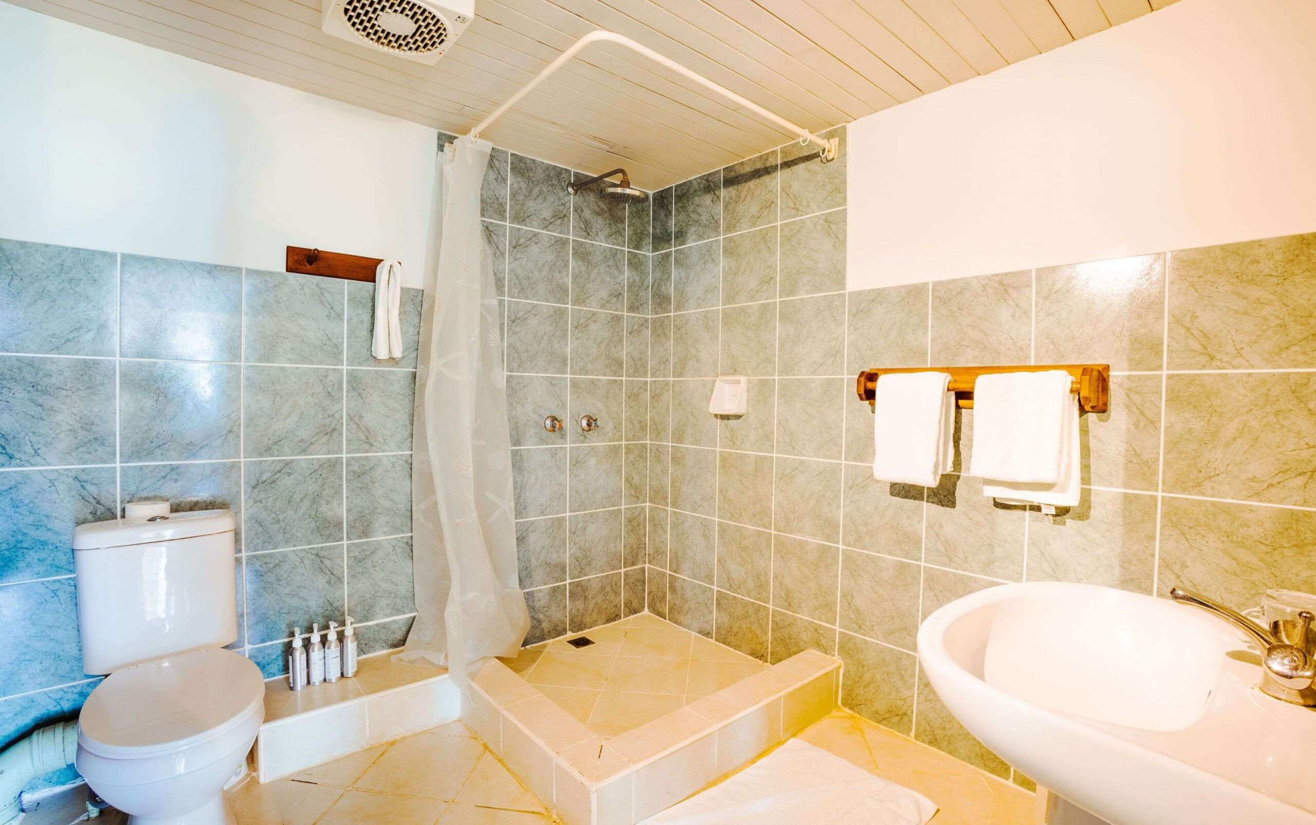 bathroom-4-scaled