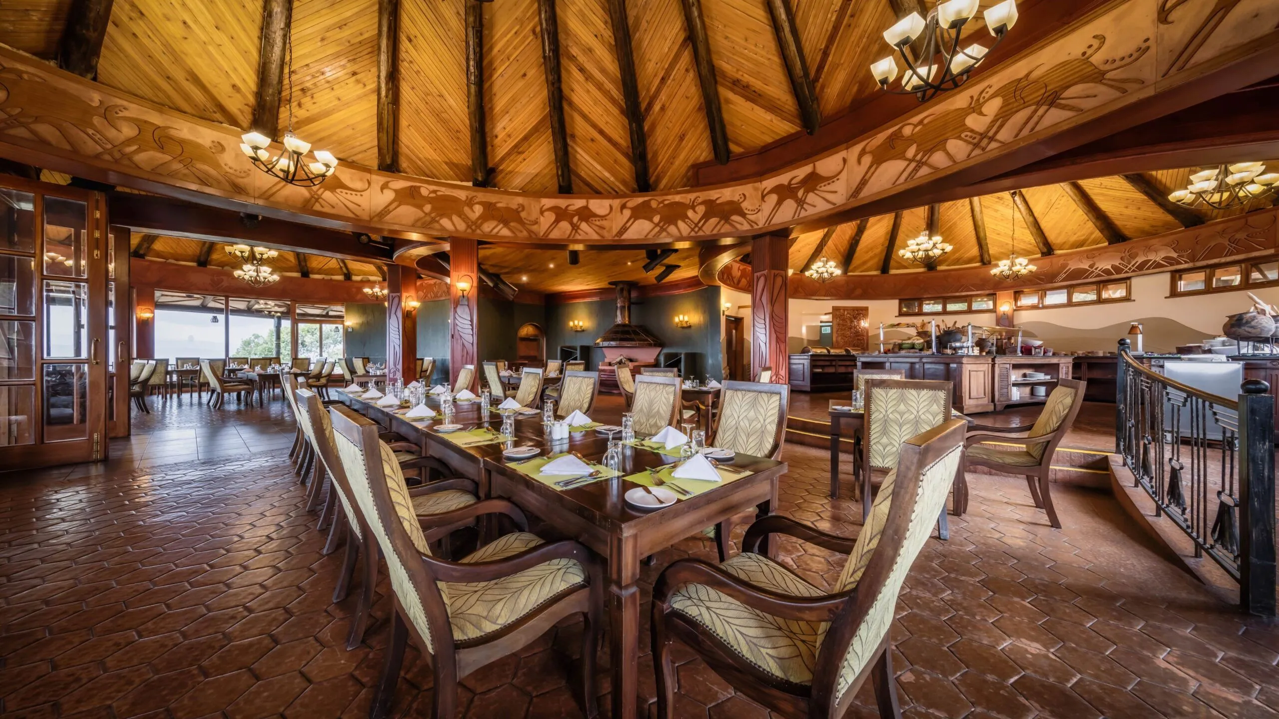 restaurant-scaled (1)