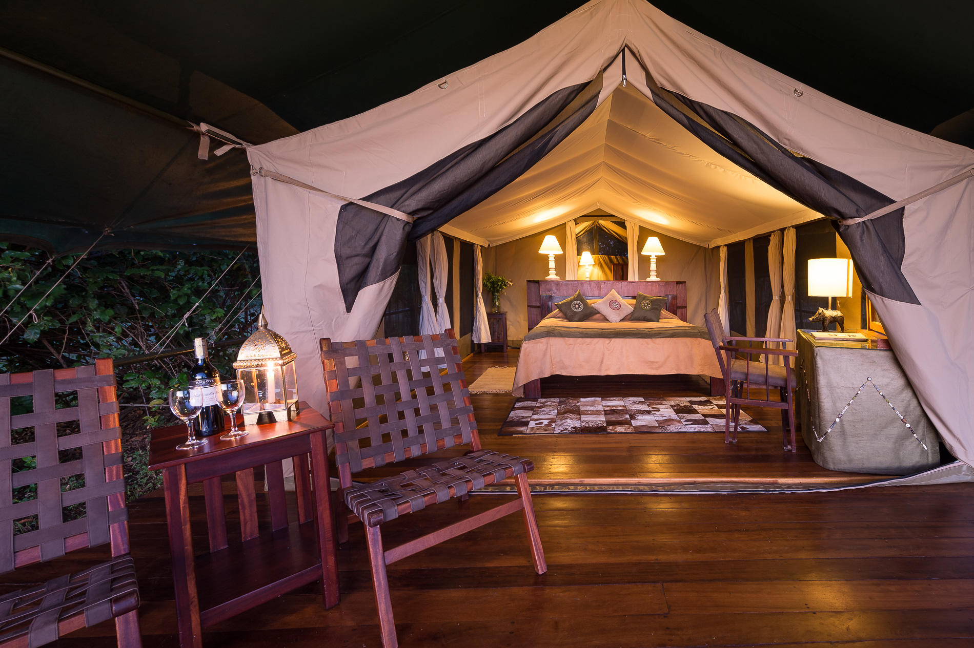 tent-at-night