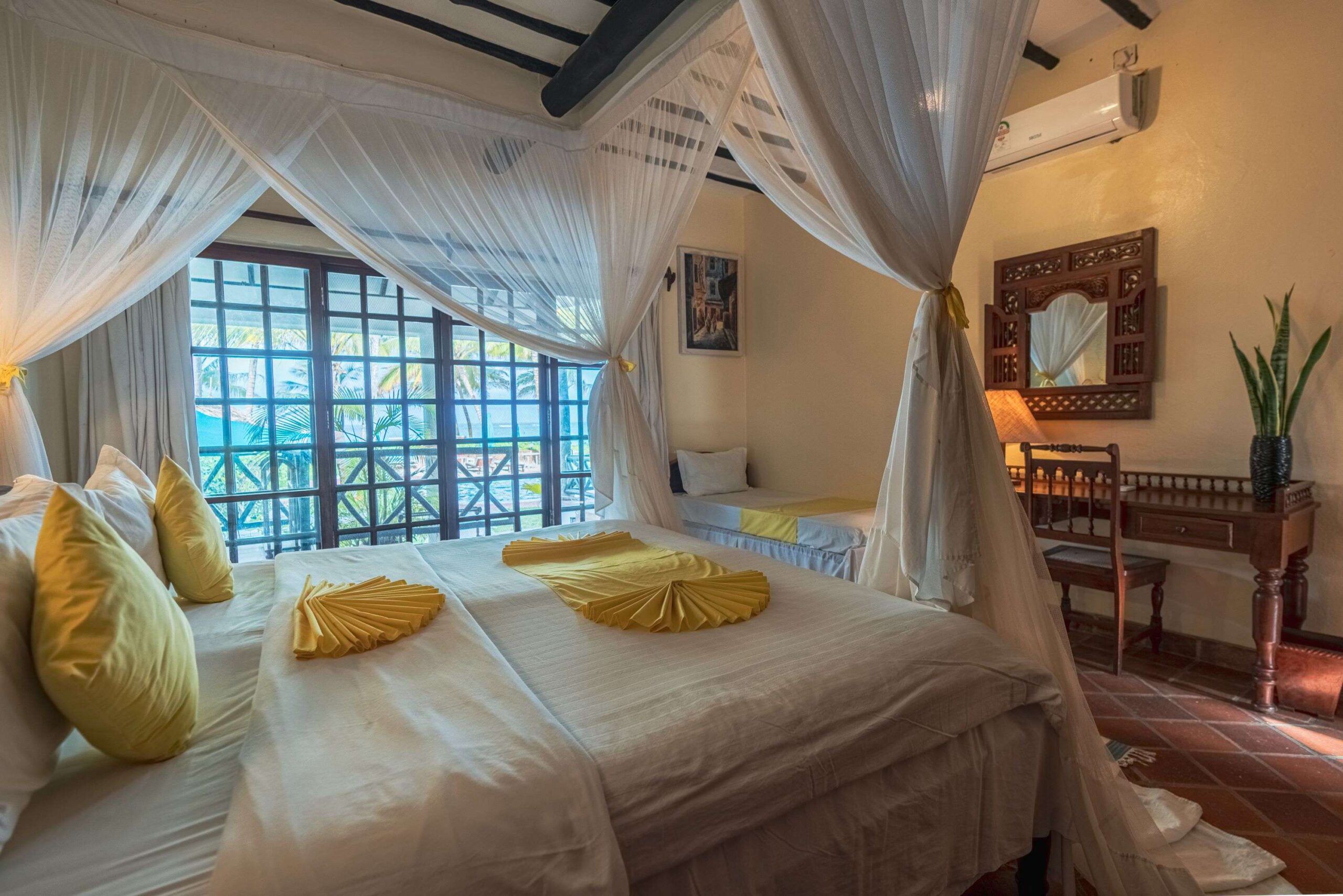 yellow-bedroom-scaled